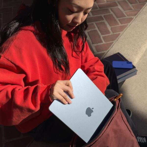 Apple MacBook Air M4 16GB 256GB SSD macOS 13″ Taşınabilir Bilgisayar Gök Mavisi MC6T4TU/A