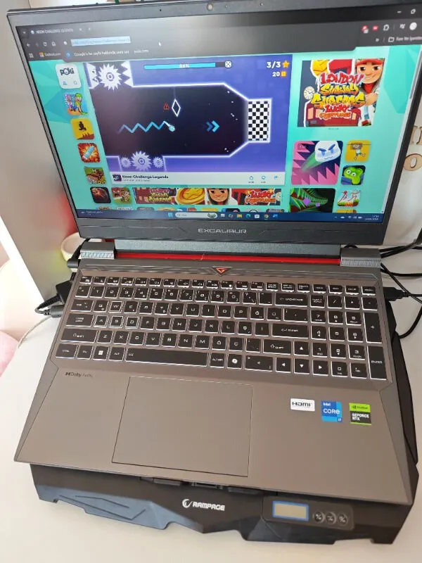 Casper Excalibur G870 Intel Core i7 13620H 24GB 1TB SSD RTX5060 Freedos 15.6″ 165Hz Taşınabilir Bilgisayar G870.1362-CF60X-C
